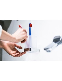 Porte-verre mural en chrome et en verre VIA 6,4 x10 x9,7 cm