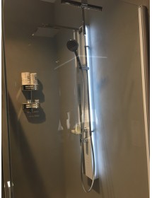 Colonne de douche hydromassante avec LED NOVELLINI LINE 2 blanc 150cm