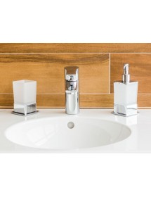 Distributeur de savon liquide en verre pose libre PLAZA 8x8x16,5 cm Distributeur de savon liquide en verre pose libre PLAZA 8x8x16,5 cm