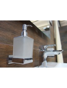 Distributeur de savon liquide PLAZA en verre 6x9,5x15,5 cm / 200 ml Distributeur de savon liquide PLAZA en verre 6x9,5x15,5 cm / 200 ml