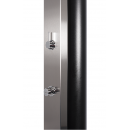 Douche de piscine solaire ULTIMATE en acier rince pieds temporisé 40L